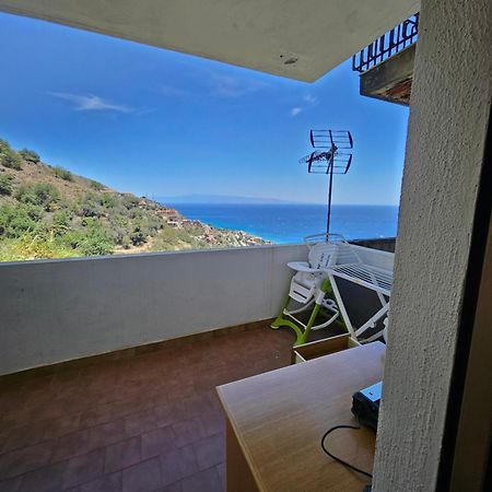 Nuova Casa Giulia Apartment Letojanni Luaran gambar