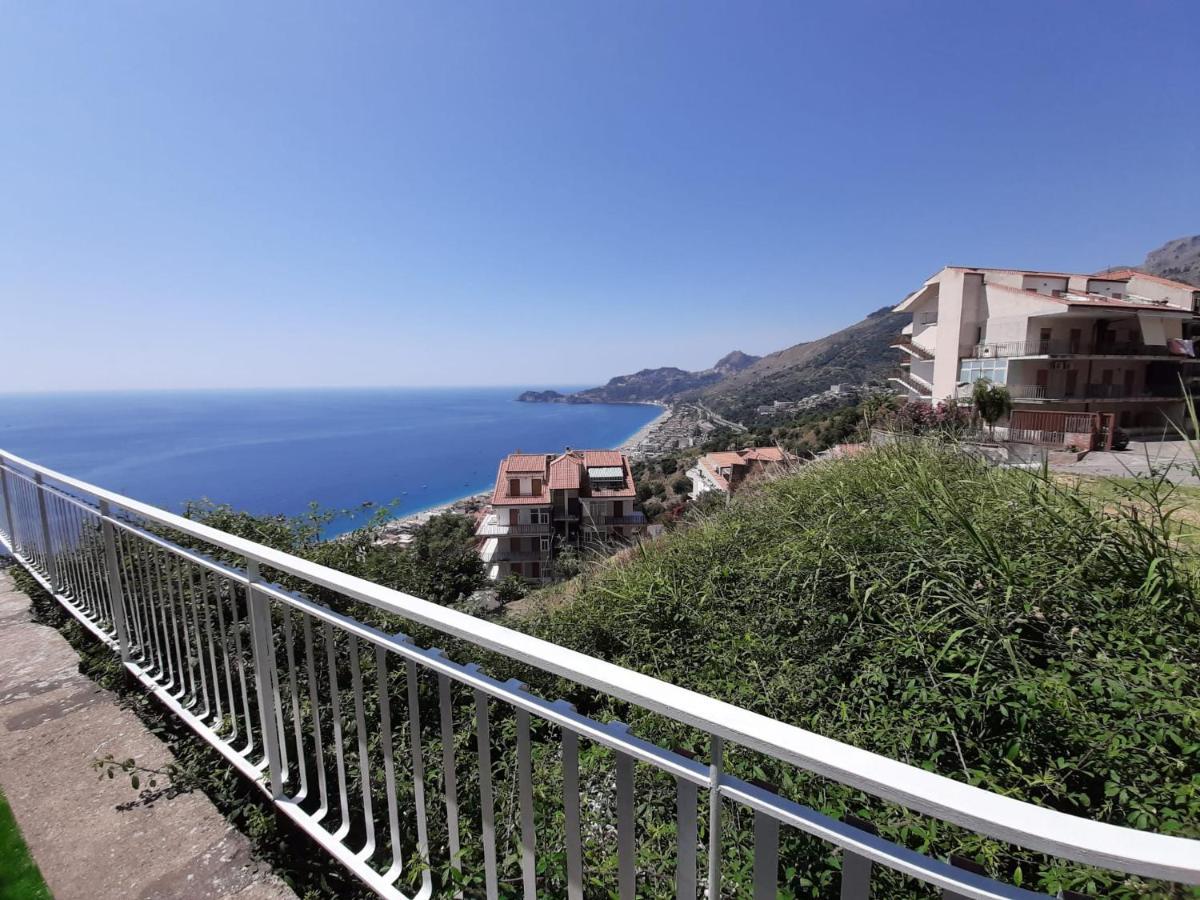 Nuova Casa Giulia Apartment Letojanni Luaran gambar