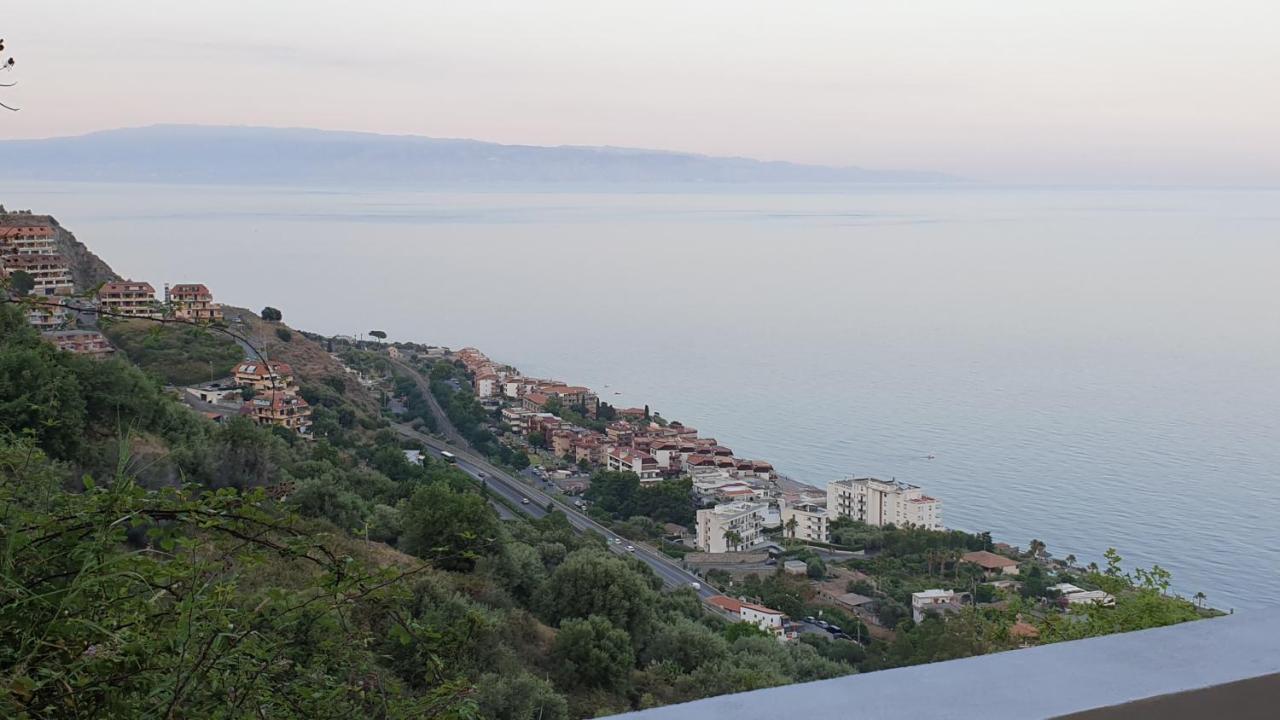 Nuova Casa Giulia Apartment Letojanni Luaran gambar