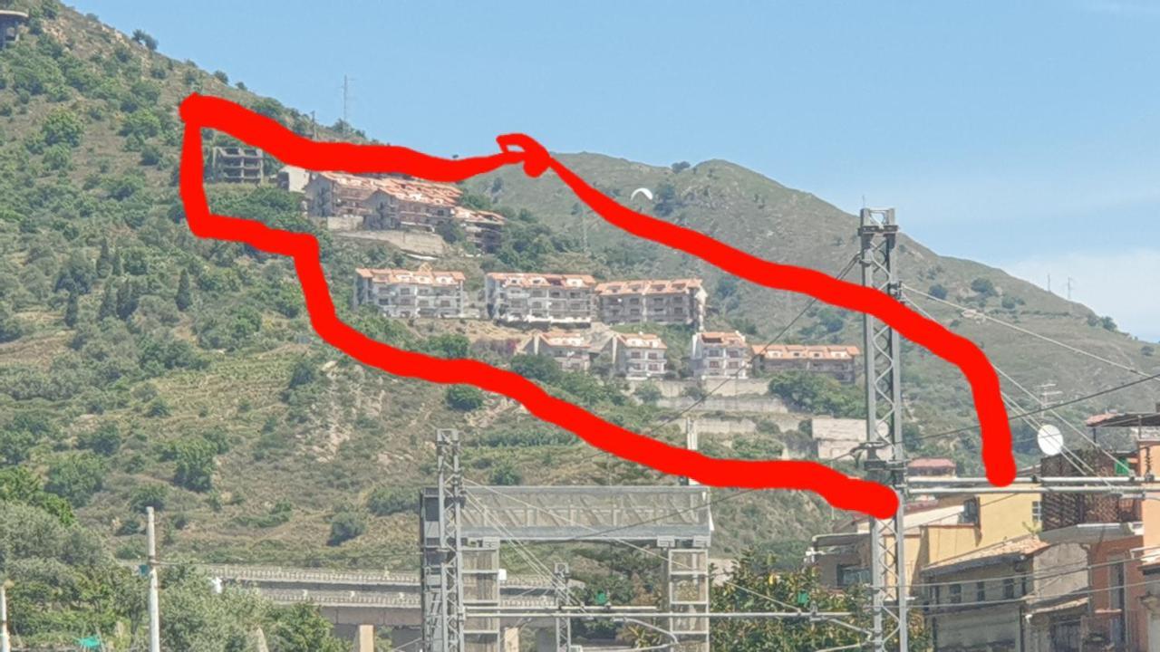 Nuova Casa Giulia Apartment Letojanni Luaran gambar