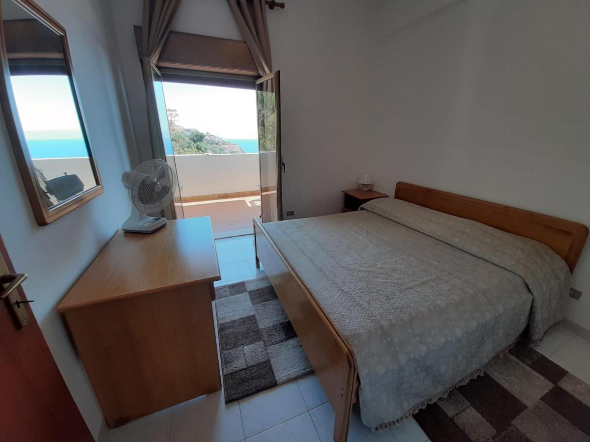 Nuova Casa Giulia Apartment Letojanni Luaran gambar