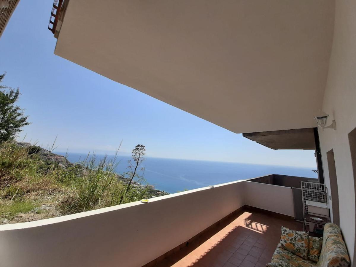 Nuova Casa Giulia Apartment Letojanni Luaran gambar