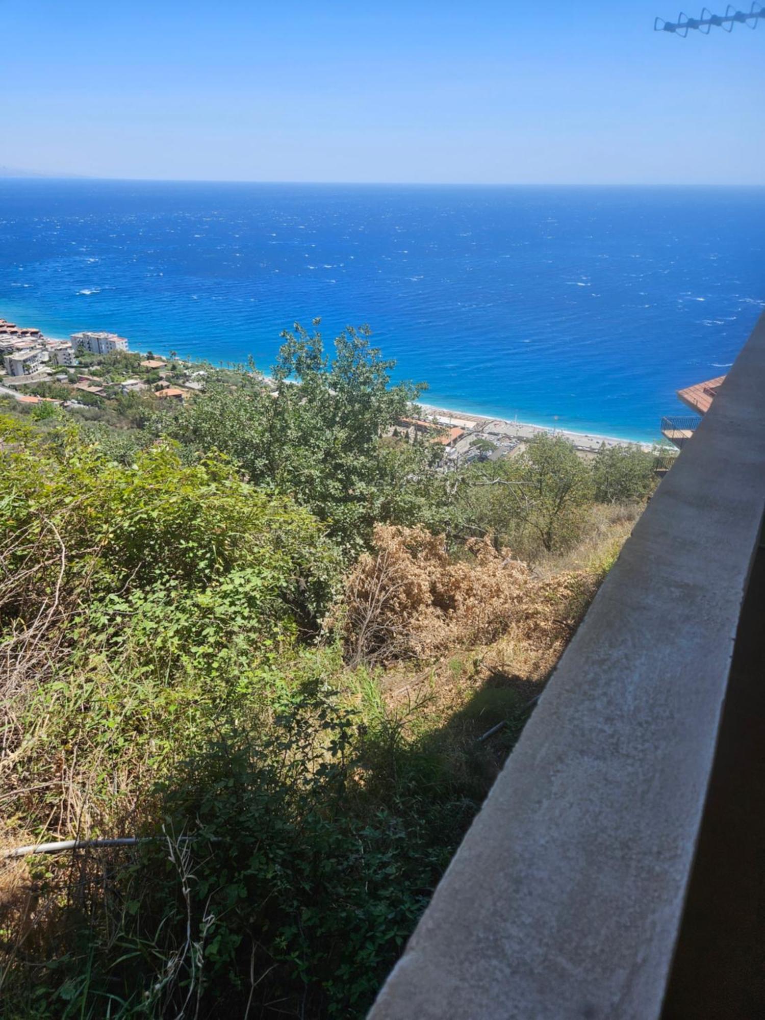 Nuova Casa Giulia Apartment Letojanni Luaran gambar